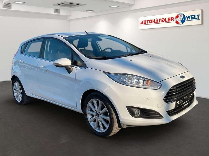 Gebraucht Ford Fiesta Titanium 101 PS (74 kW) 2017 Weiß Limousine