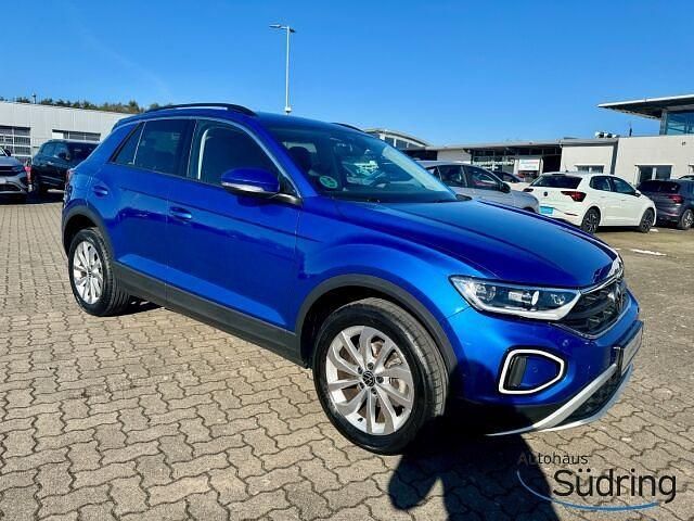 Gebraucht VW T-Roc Life 150 PS (110 kW) 2024 Ravennablau SUV