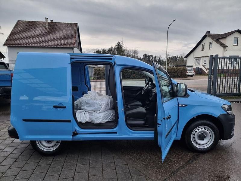 Second-hand VW Caddy 102 CP (75 kW) 2018 Albastru Monovolum