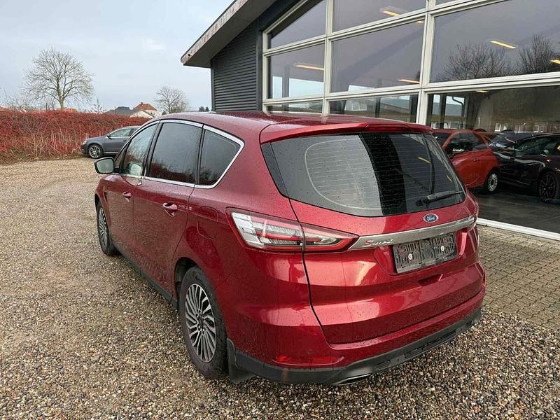 Gebraucht Ford S-MAX Titanium 190 PS (139 kW) 2019 Rot Van / Kleinbus