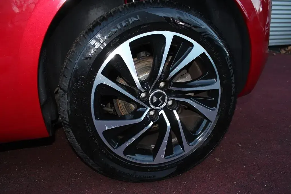 Gebraucht DS Automobiles DS4 150 PS (110 kW) 2016 Rot Limousine