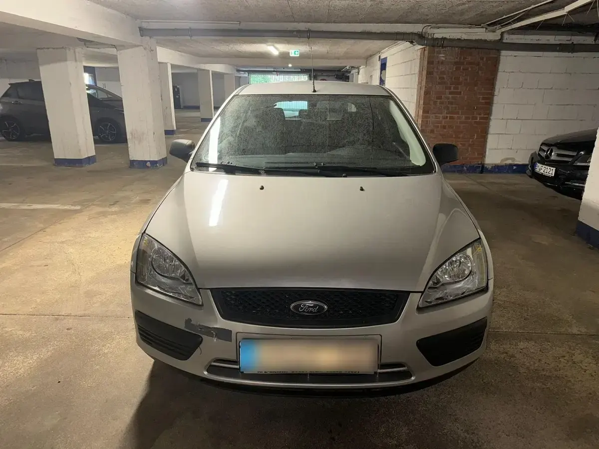 Usado Ford Focus 85 CV (62 kW) 2005 Gris Utilitario