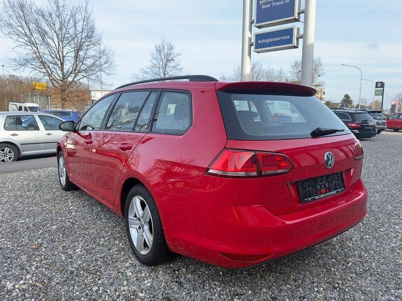 Gebraucht VW Golf VII Comfortline 86 PS (63 kW) 2017 Rot Kombi