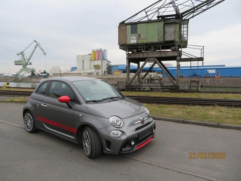 Grau Gebraucht 2021 Abarth 595 Kleinwagen | 17.000 € (Guter Preis) - Bild 1/4