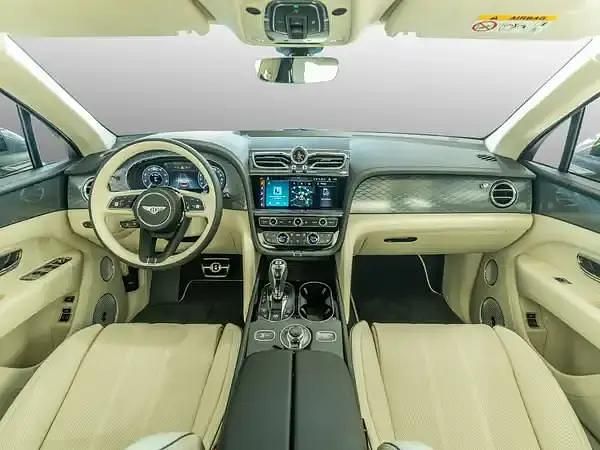 Neu Bentley Bentayga 551 PS (405 kW) 2026 Grau SUV