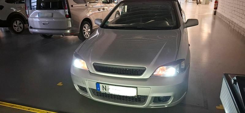 Gebraucht Opel Astra Cabriolet 136 PS (100 kW) 2002 Silber Cabrio