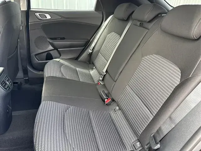 Nowe Kia XCeed Style 150 KM (110 kW) 2026 Srebrny SUV