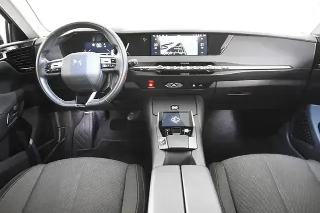 Gebraucht DS Automobiles DS4 Bastille Plus 131 PS (96 kW) 2022 Rot Limousine