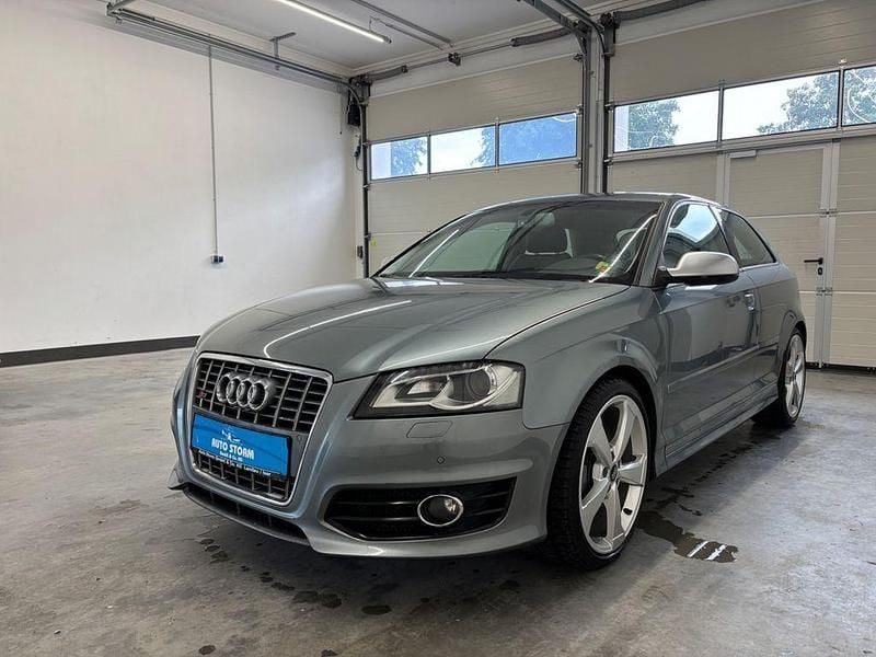 Grau Gebraucht 2011 Audi S3 Sport Limousine | 14.790 € (Superpreis) - Bild 1/4