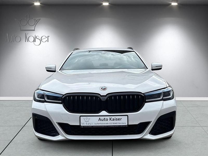 Gebraucht BMW 530e M Sport 184 PS (135 kW) 2023 Alpinweiss iii Kombi