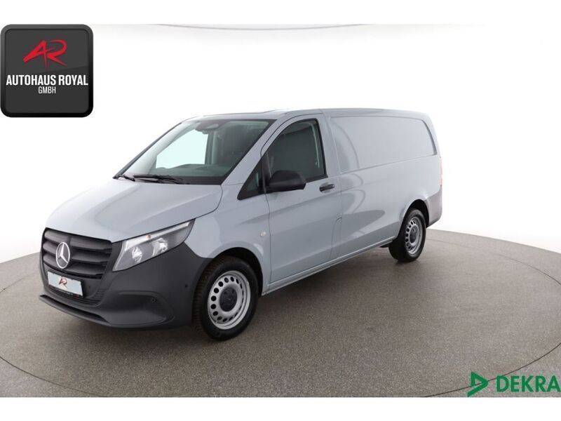 Grau Gebraucht 2024 Mercedes Vito Van / Kleinbus | 37.879 € (Fairer Preis) - Bild 1/4