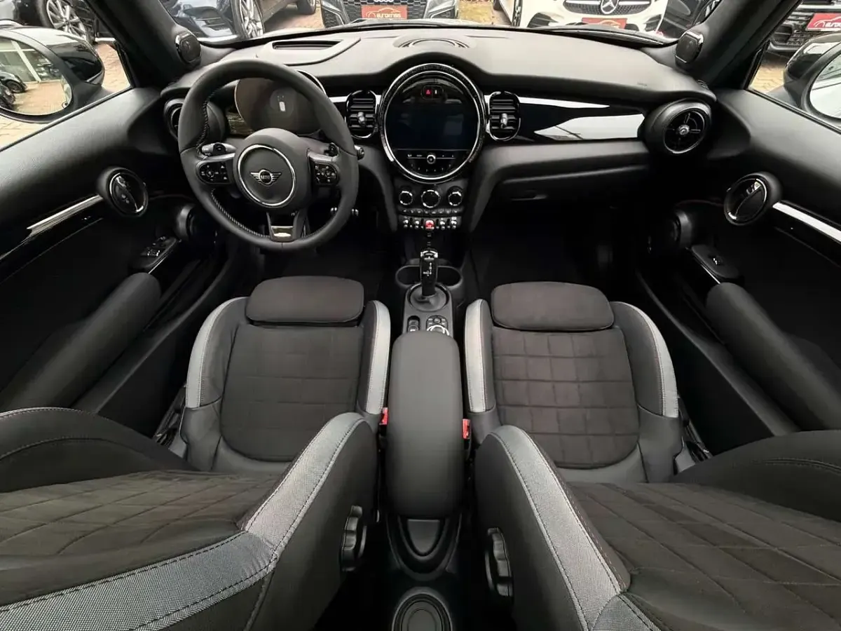 Gebraucht Mini John Cooper Works 231 PS (169 kW) 2023 Melting silver iii Kleinwagen