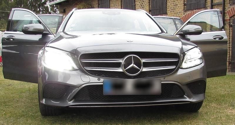 Gebraucht Mercedes C300e 320 PS (235 kW) 2020 Grau Kombi