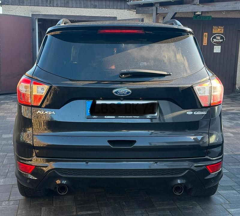 Gebraucht Ford Kuga ST-Line 150 PS (110 kW) 2019 Schwarz SUV
