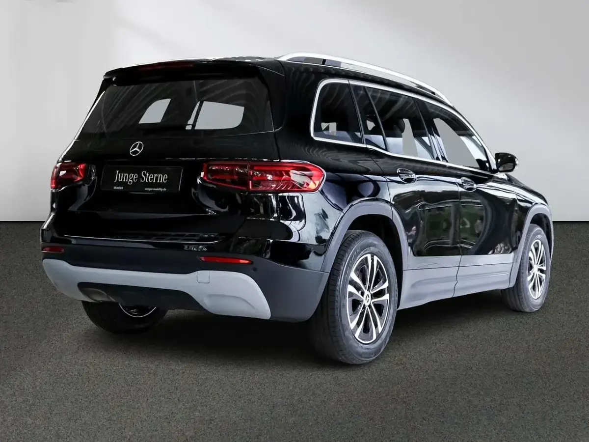 Gebraucht Mercedes GLB200 Advanced 163 PS (119 kW) 2025 Schwarz SUV