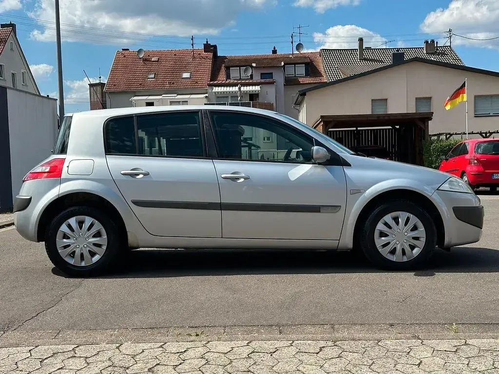 Gebraucht Renault Mégane Avantage 111 PS (81 kW) 2008 Silber Limousine