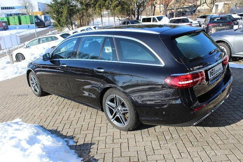 Gebraucht Mercedes E300 AMG 194 PS (142 kW) 2022 Schwarz (metallic) Kombi