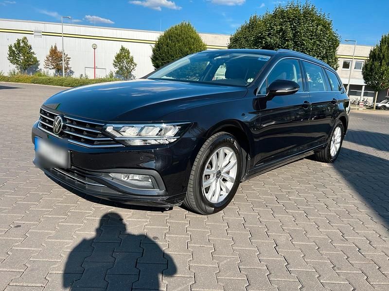 Gebraucht VW Passat 150 PS (110 kW) 2021 Schwarz Kombi