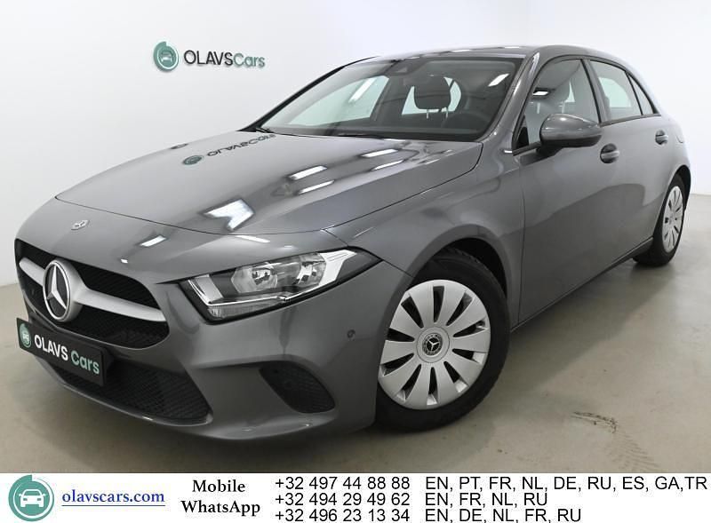 Grau Gebraucht 2020 Mercedes A160 Limousine | 15.246 € (Superpreis) - Bild 1/4