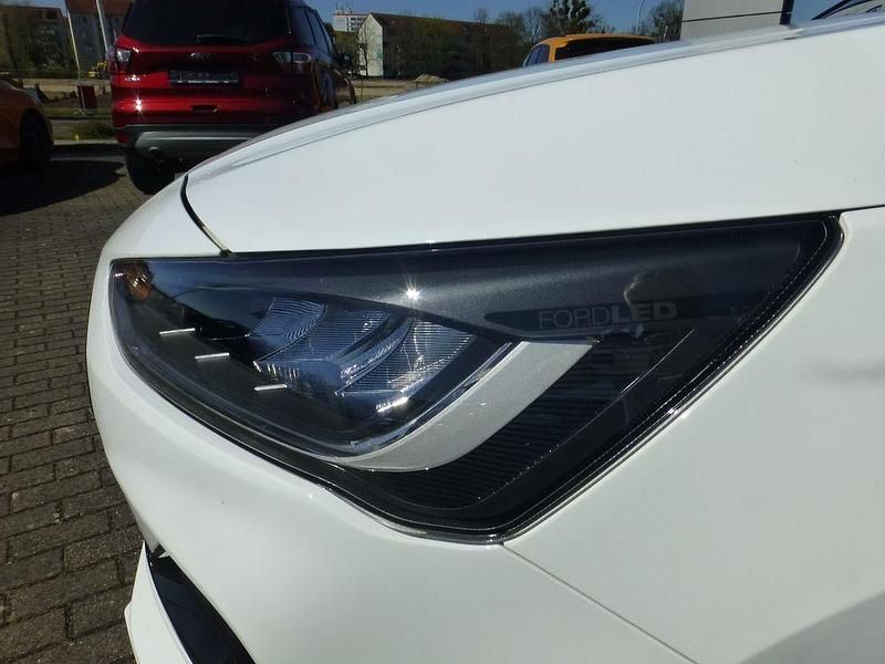 Gebraucht Ford Focus ST-Line X 155 PS (114 kW) 2024 Weiß Limousine