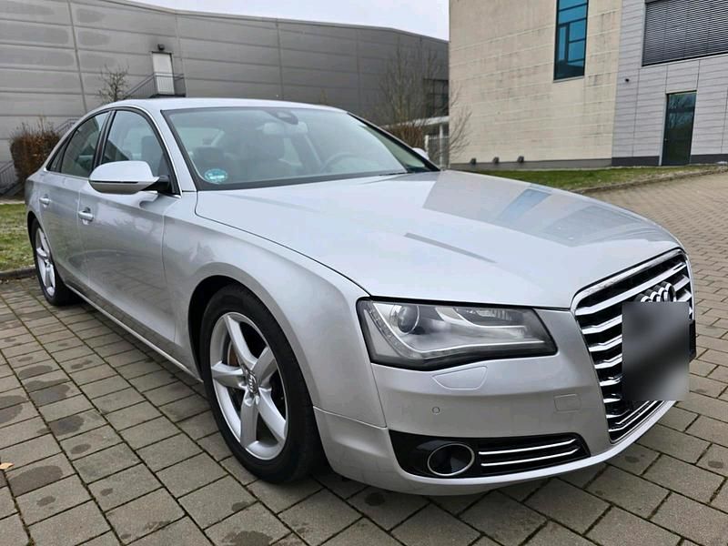 Silber Gebraucht 2010 Audi A8 Limousine | 11.000 € (Superpreis) - Bild 1/4