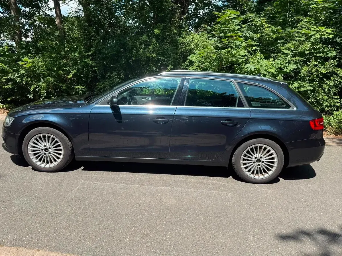 Gebraucht Audi A4 Ambiente 150 PS (110 kW) 2015 Blau Kombi