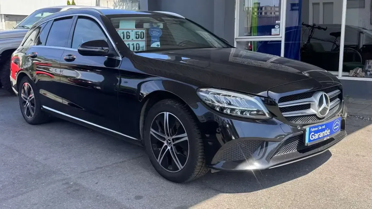 Gebraucht Mercedes C180 122 PS (89 kW) 2019 Schwarz Kombi