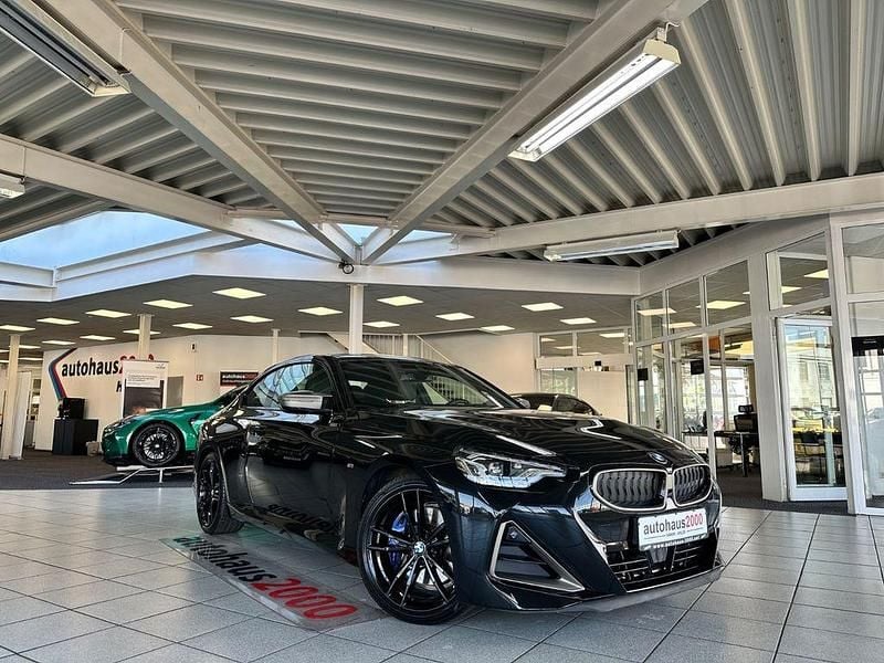 Black sapphire metallic Gebraucht 2024 BMW M240 M Sport Coupé | 46.950 € (Guter Preis) - Bild 1/4