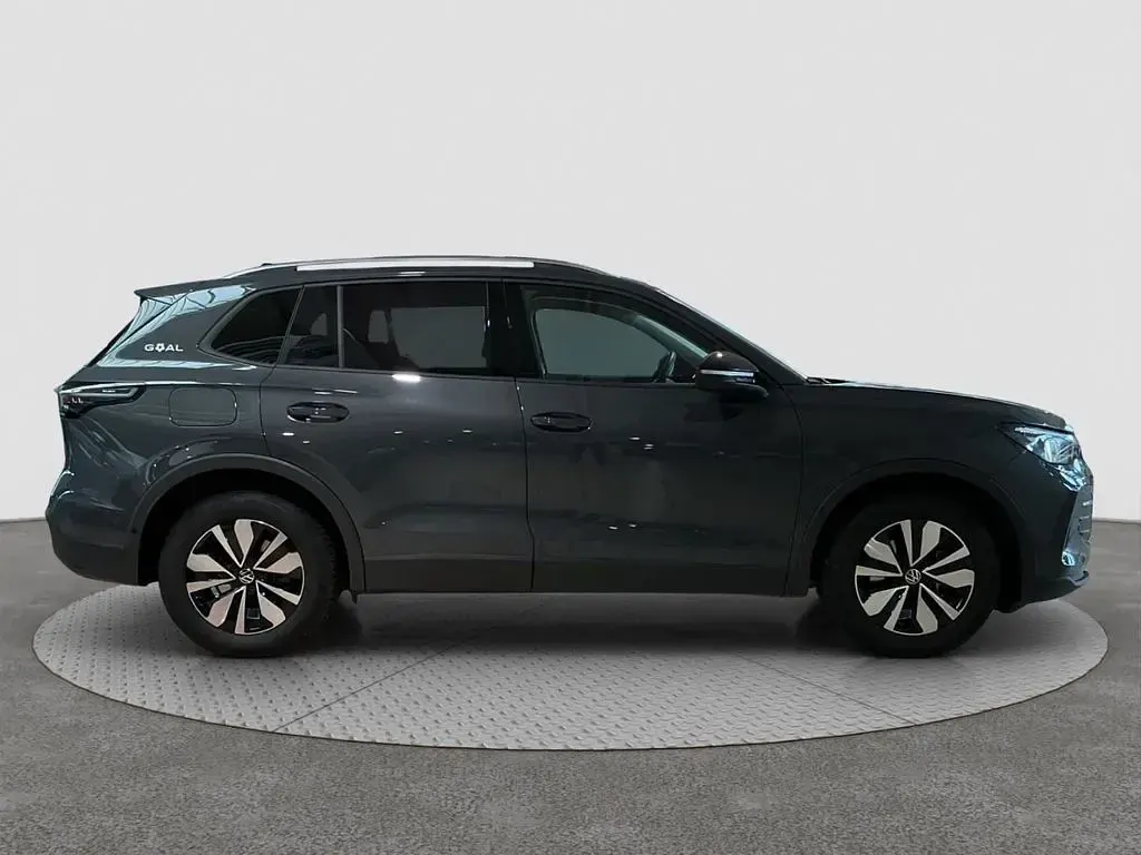 Gebraucht VW Tiguan Goal 150 PS (110 kW) 2025 Grau SUV