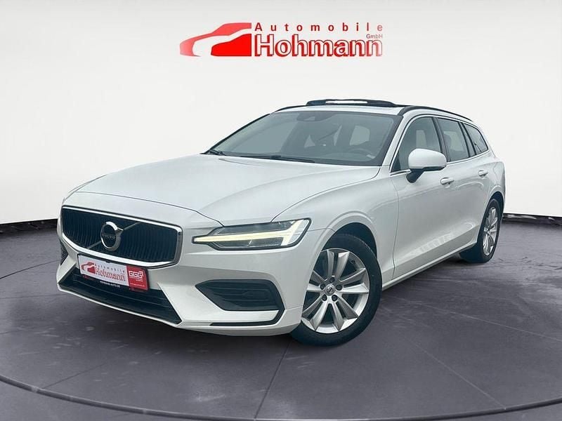 Weiß Gebraucht 2022 Volvo V60 Momentum Kombi | 22.990 € (Superpreis) - Bild 1/4