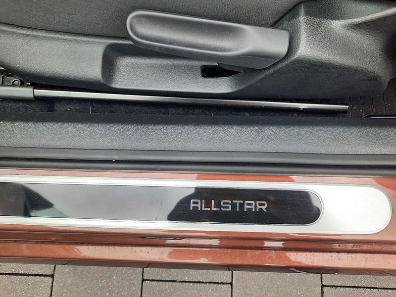 Gebraucht VW Beetle Allstar 105 PS (77 kW) 2016 Braun Kleinwagen