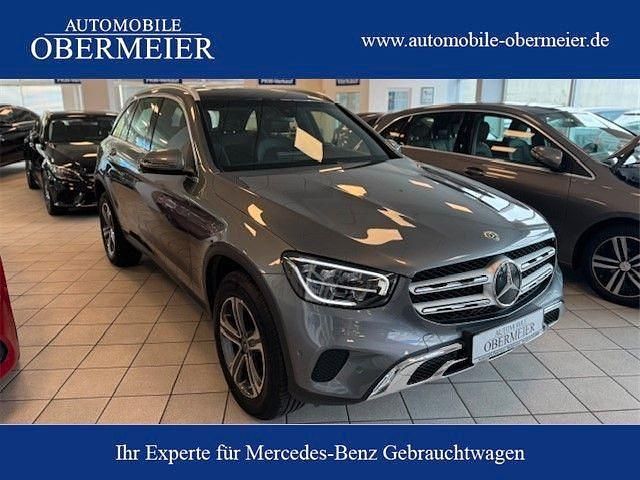 Grau (selenitgrau) Gebraucht 2020 Mercedes GLC220 AMG SUV | 35.800 € (Fairer Preis) - Bild 1/4