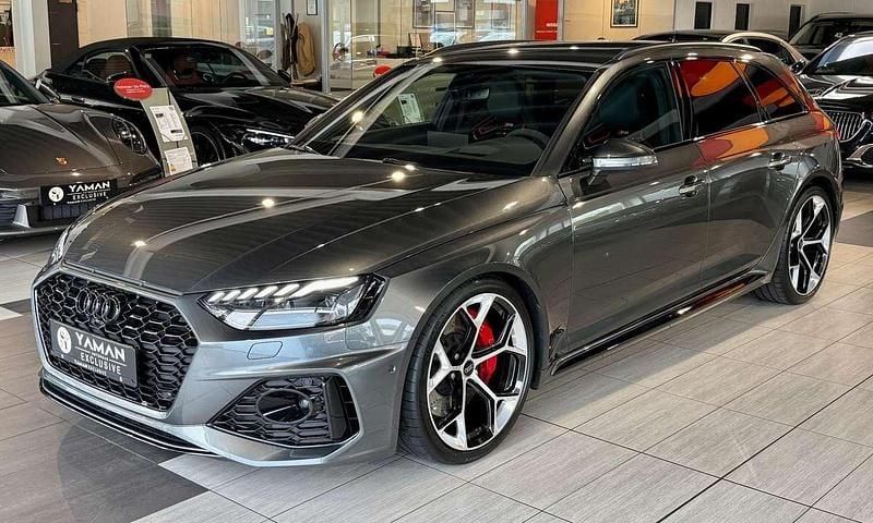 Grau Gebraucht 2025 Audi RS4 Competition Kombi | 87.750 € (Teuer) - Bild 1/4