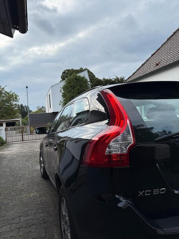 Gebraucht Volvo XC60 163 PS (119 kW) 2011 Schwarz SUV