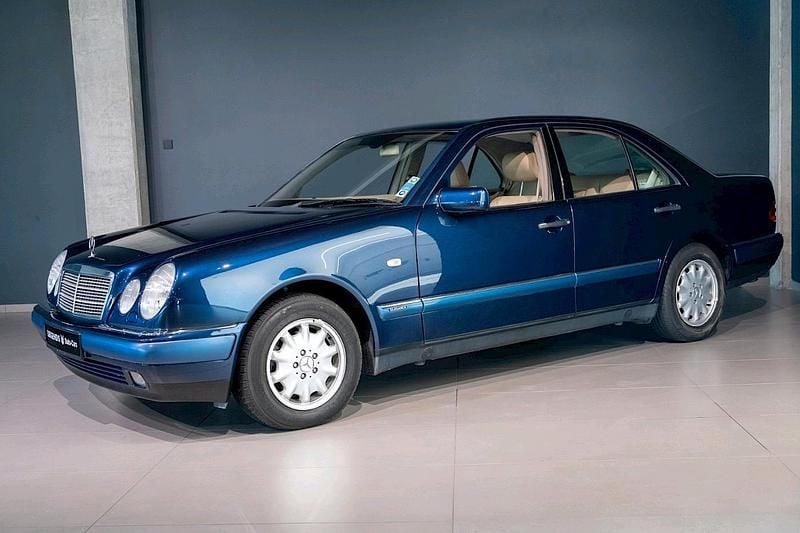 Blau Gebraucht 1998 Mercedes E240 Limousine | 1.800 € (Superpreis) - Bild 1/4