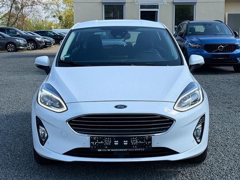 Gebraucht Ford Fiesta Titanium 101 PS (74 kW) 2019 Weiß Kleinwagen