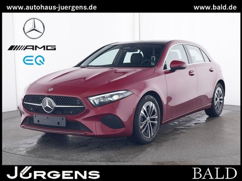 Rot manufaktur lack manufaktur patagonienrot metallic Gebraucht 2024 Mercedes A200 Progressive Limousine | 27.770 € (Guter Preis) - Bild 1/4