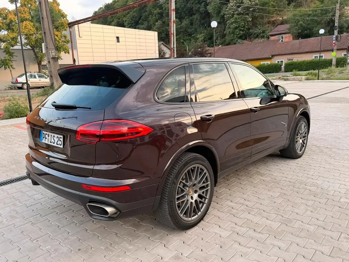 Gebraucht Porsche Cayenne Platinum Edition 265 PS (194 kW) 2017 Andere farben SUV
