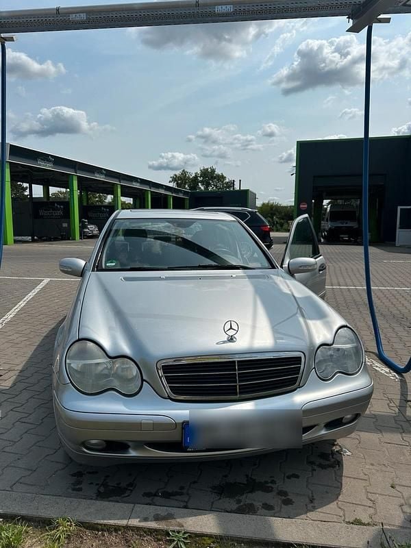 Silber Gebraucht 2004 Mercedes C180 Limousine | 2.200 € (Guter Preis) - Bild 1/4