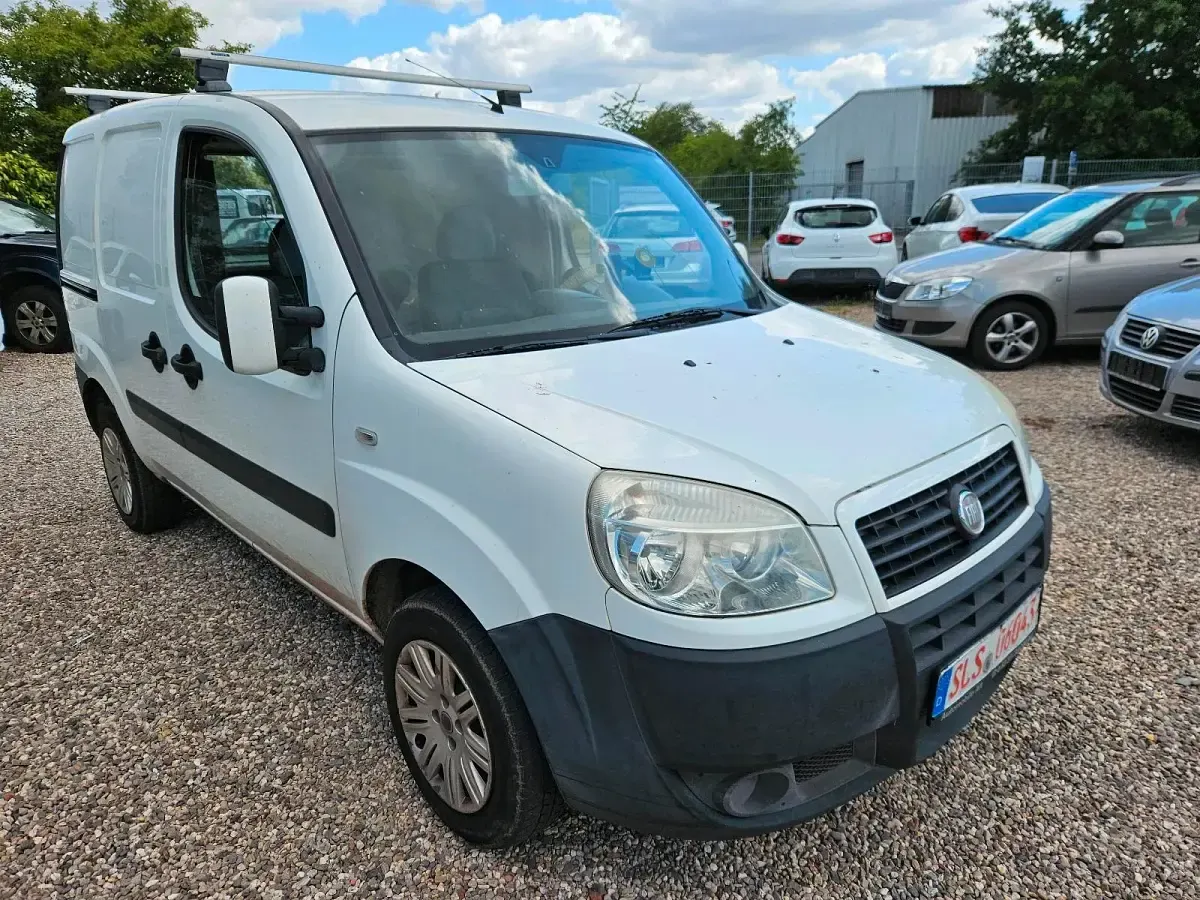 Gebraucht Fiat Doblò 100 PS (73 kW) 2009 Weiß Van / Kleinbus