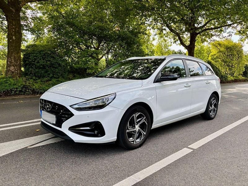 Weiß Gebraucht 2020 Hyundai i30 Kombi | 9.100 € (Guter Preis) - Bild 1/4