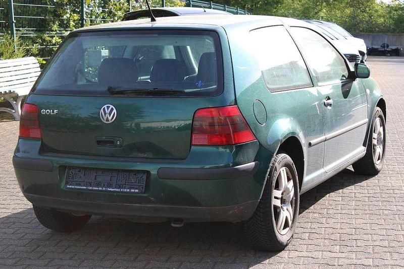 Używany VW Golf IV 75 KM (55 kW) 2002 Zielony Sedan/Limuzyna