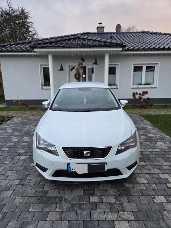 Weiß Gebraucht 2014 Seat Leon Kombi | 8.250 € (Fairer Preis) - Bild 1/4
