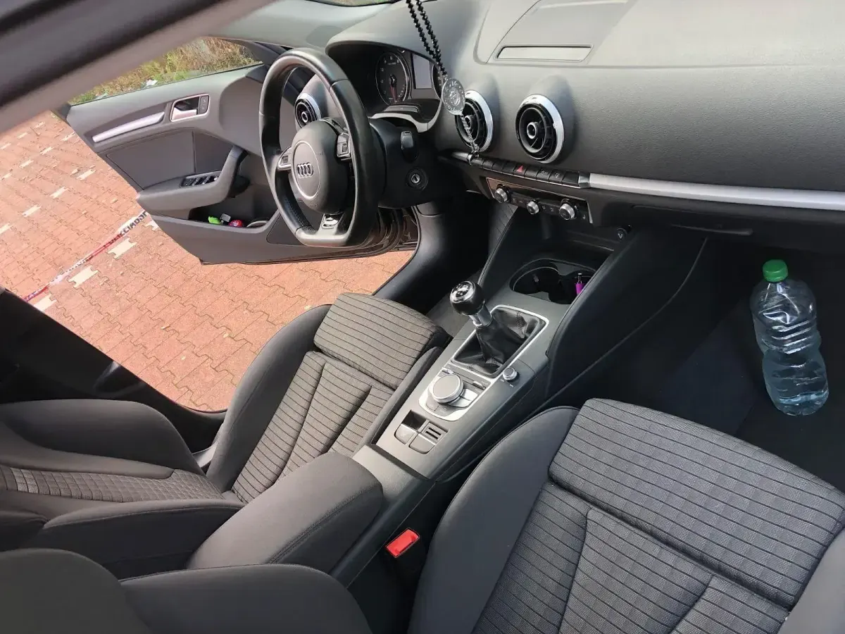 Gebraucht Audi A3 Ambition 125 PS (91 kW) 2015 Grau Limousine