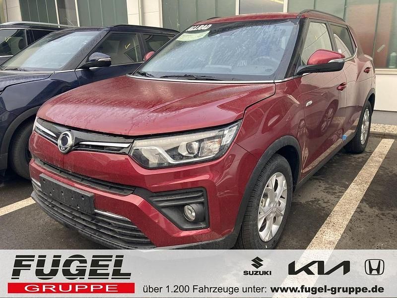 Cherry red Neu 2025 Ssangyong (KGM) Tivoli Quartz SUV | 18.999 € - Bild 1/4
