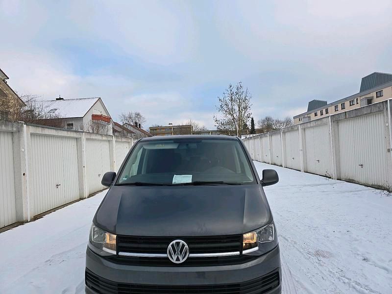Usata VW Multivan 150 CV (110 kW) 2017 Grigio Monovolume