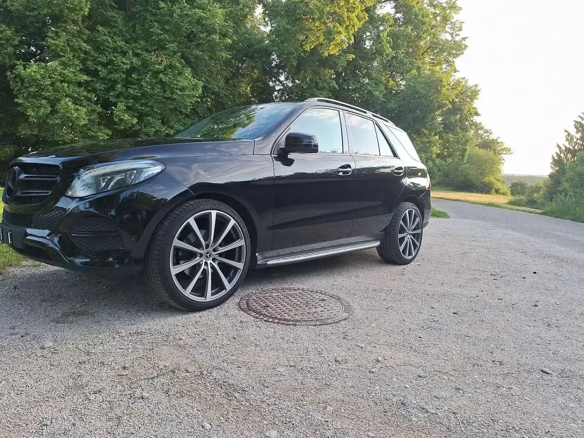 Gebraucht Mercedes GLE350 AMG line 258 PS (189 kW) 2015 SUV
