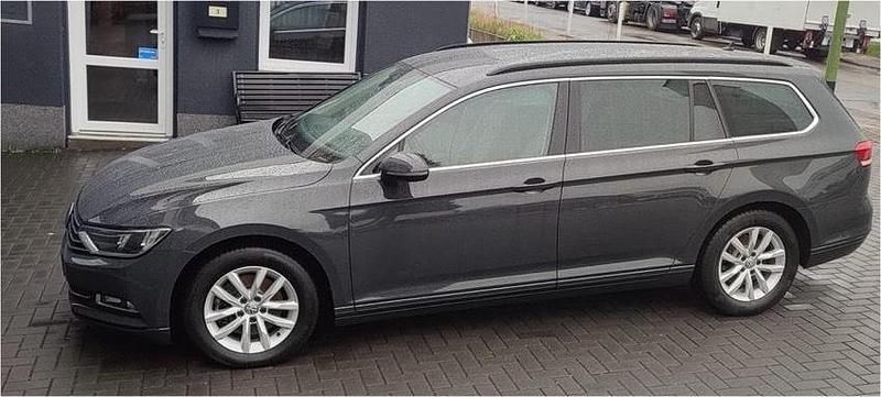 Gebraucht VW Passat 150 PS (110 kW) 2018 Silber Kombi