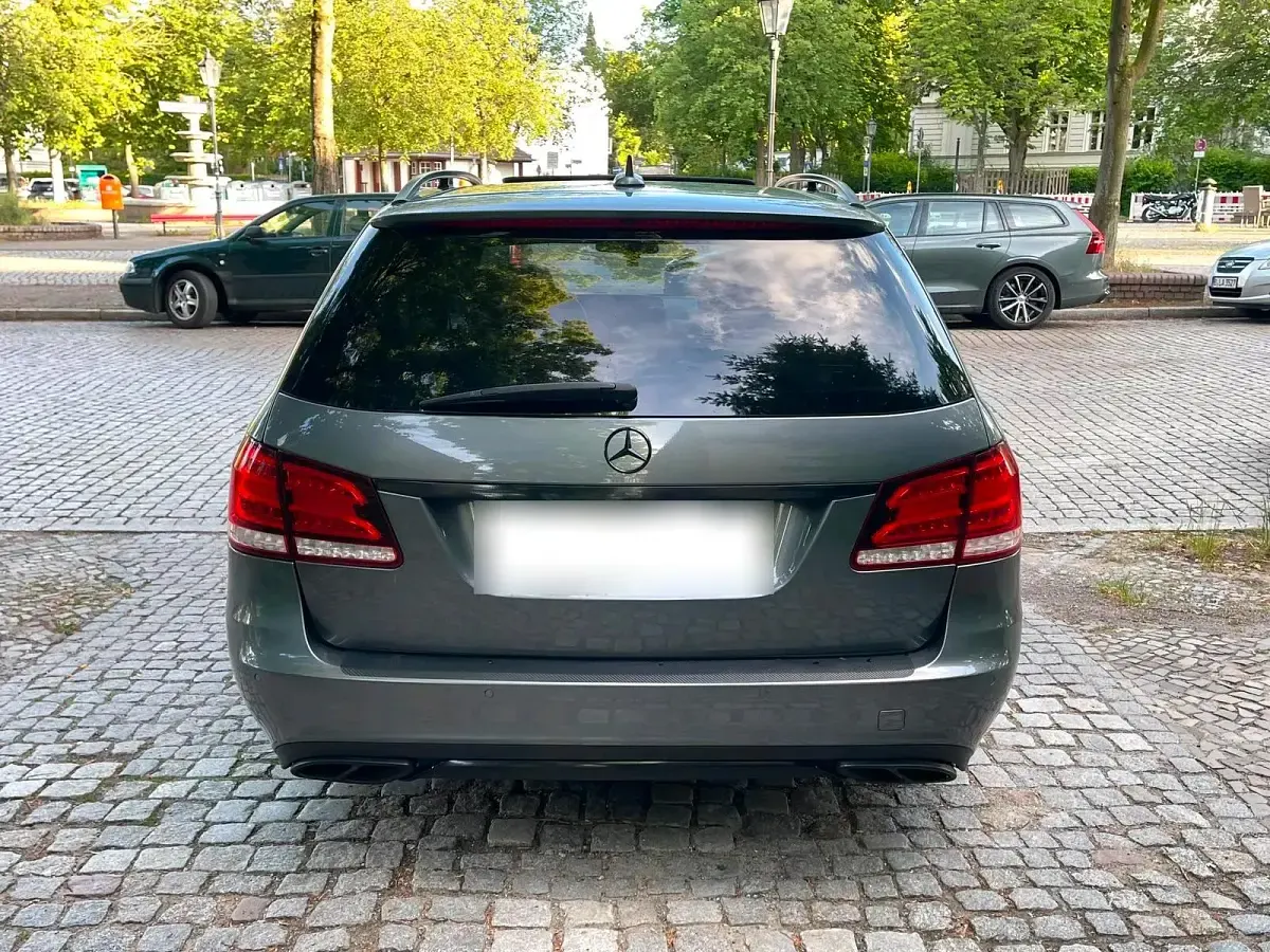 Gebraucht Mercedes E220 Edition 170 PS (125 kW) 2015 Grau Kombi