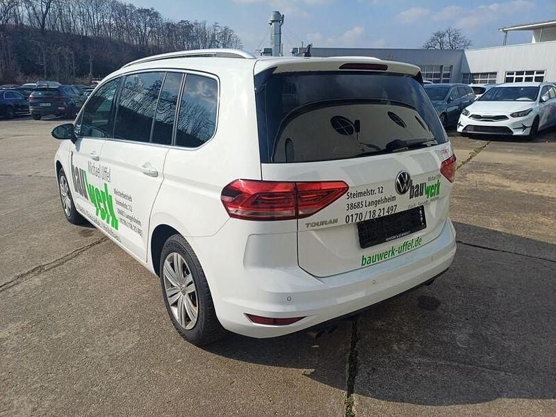 Gebraucht VW Touran Highline 150 PS (110 kW) 2020 Pure white Van / Kleinbus